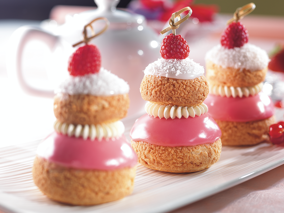 religieuse dessert fondant colore.