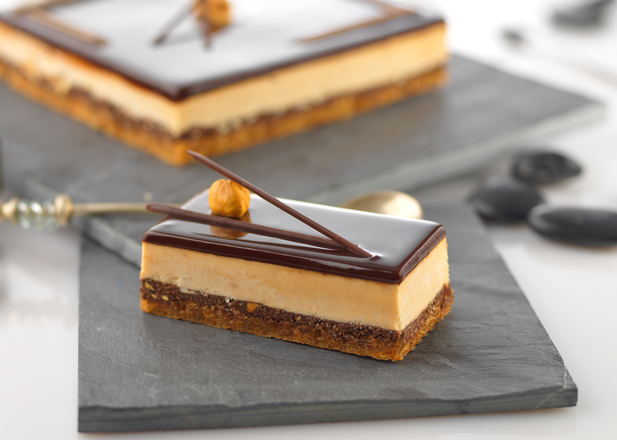 royal pâtisserie caramel main.